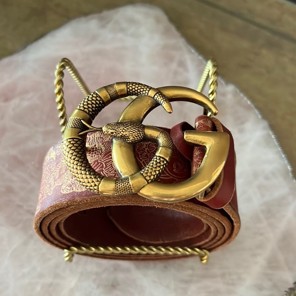 Gucci Belt, never worn.